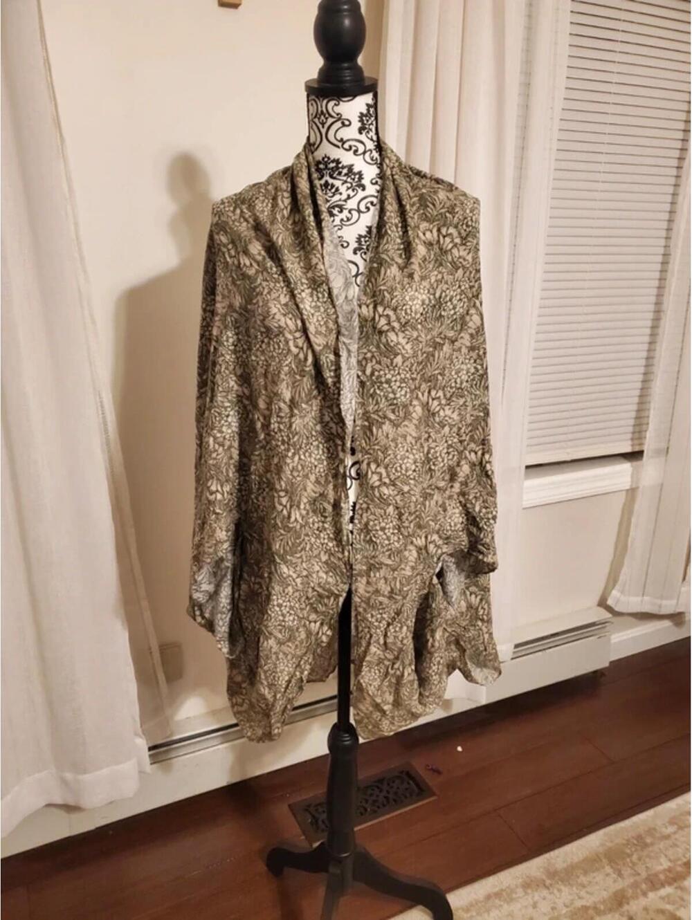 Lightweight Floral Pattern Shawl Wrap